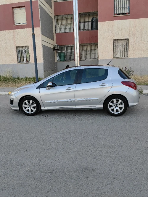 Peugeot 308 2012 ALLUR