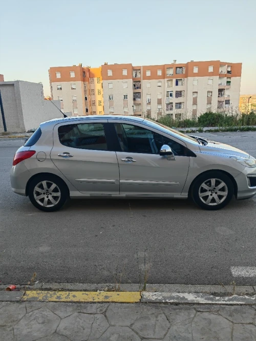 Peugeot 308 2012 ALLUR