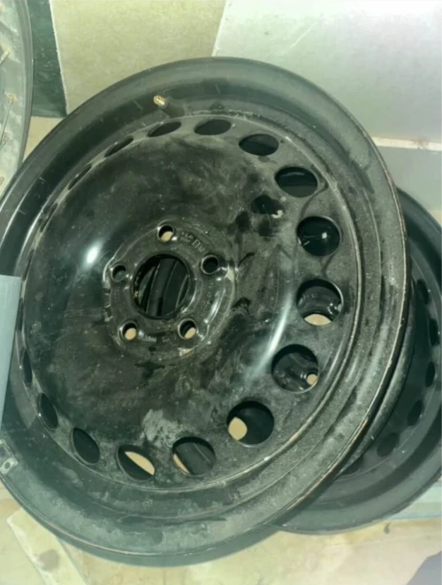 Jantes 15  ET40  2 pièces  Bon état - Toyota/ Nissan/Hyundai