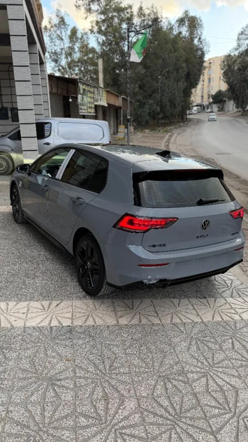 Volkswagen Golf 8 2025 R Black Edition 
