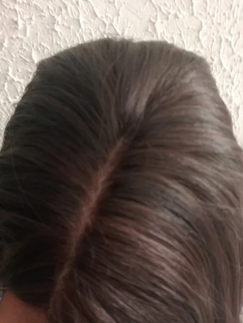 Perruque semi naturelle joudour dentelle chatain avec reflet marron léger wavy boucle longueur moyenne classe effet naturel neuve avec ticket