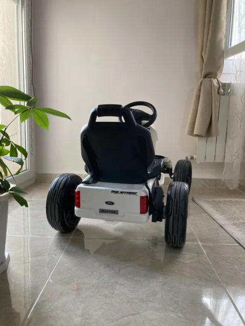 Voiture Ford pour enfant