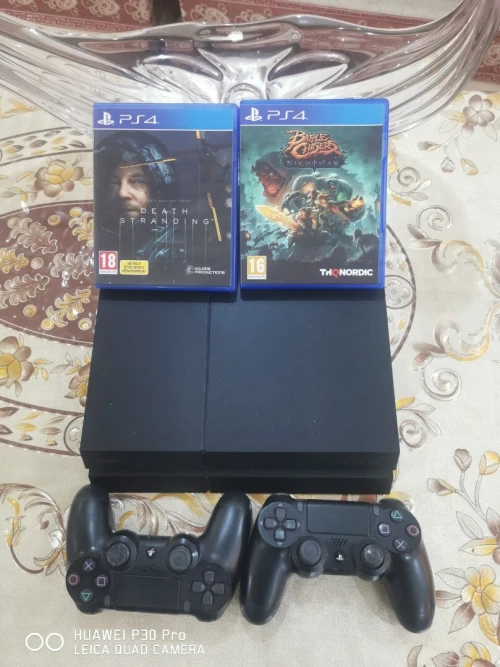 PS4 avec manette d'origine