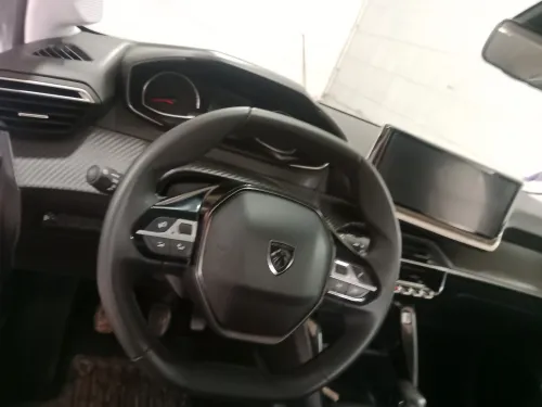 Peugeot 208 2024 