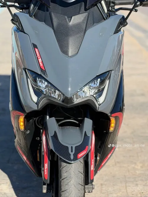 Tmax 560 2022
