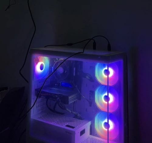 Pc gamer + ecran + clavier + souris