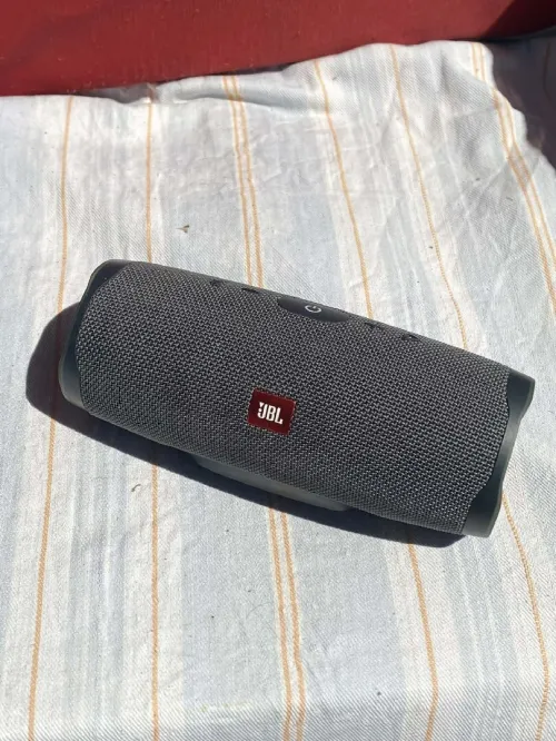 Baffe JBL chargé 3