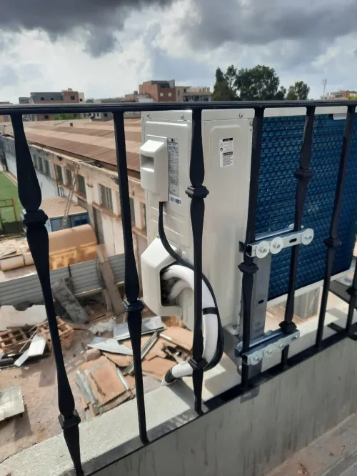 REPARATION et installation tout type de clim et refrigeratour 