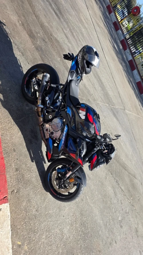 BMW M1000R 2023