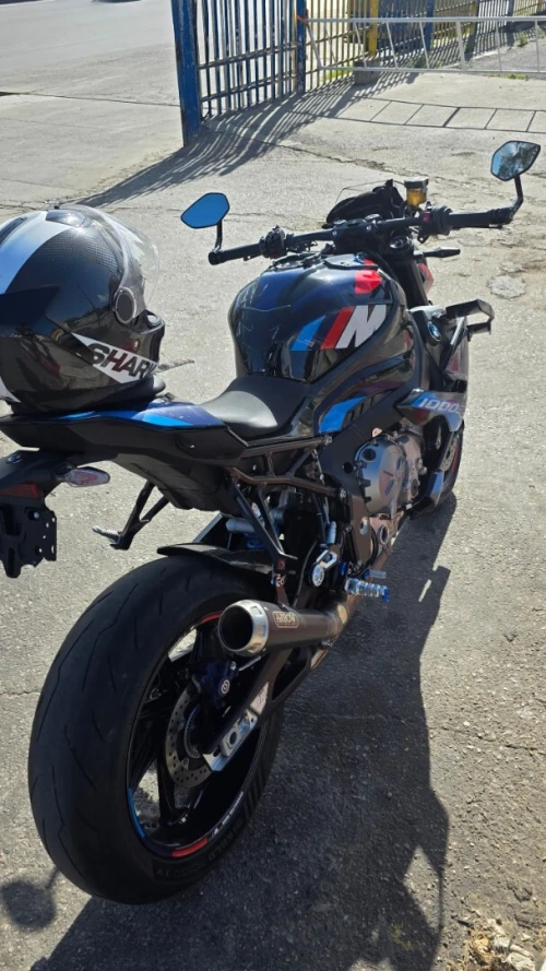 BMW M1000R 2023
