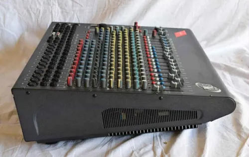 Table  de Mixage  amplifié PROEL fabriqué en Italie X20SA 12 canaux mono + 4 stéréo avec fly 