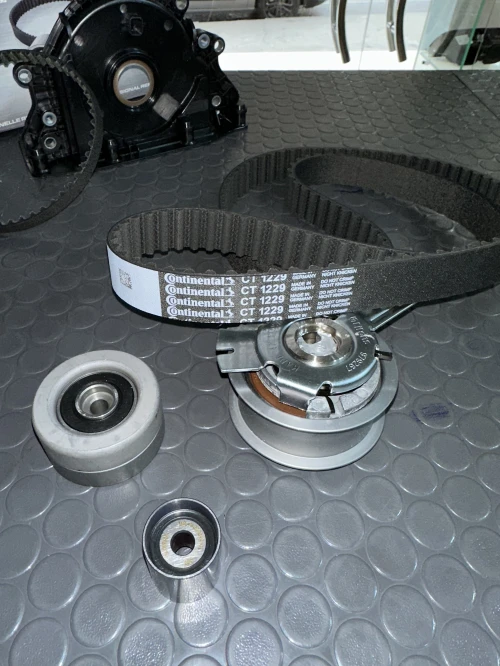 KIT DE CHAINE DISTRIBUTION VW 05L avec pompe a eau + flasque d'huile + CHAINE POMPE A L'HUILE