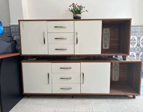 Lutte meuble d'un agence ou bien un bureaux très bon qualité  Des Chaises  Bureau  Armoire   
