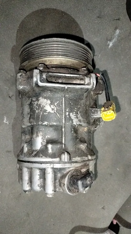 Compresseur climatisation Peugeot 1,6 HDi 
