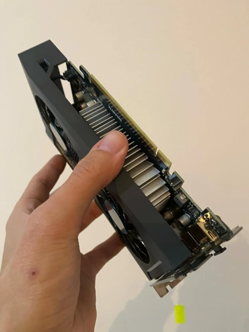 RTX 3050 6GB GIGABYTE