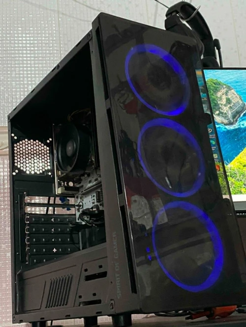 PC GAMER RYZEN 5 VEGA 7