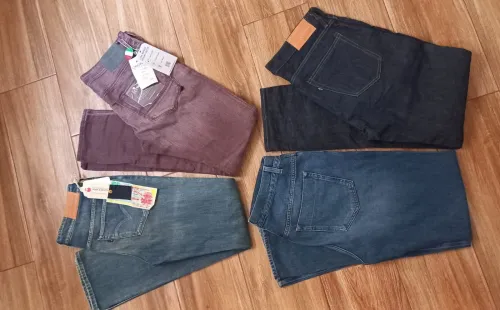Lot 22 jeans Hommes de marque LEVIS, ONLY, OLYMPIS, JACK & JONES, CERRUTI, Aquascutum L'Indon