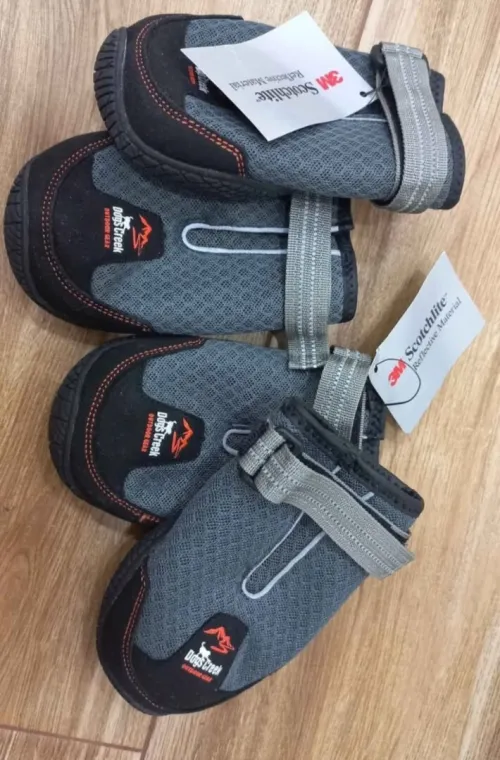 Lot 5 paires de chaussettes marque Adidas & 11 protèges tibia avec socquette 10 taille S & une M