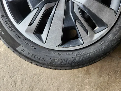 ربع بنوات Michelin مع لاجونت ليزونجريفار  (أصلي)