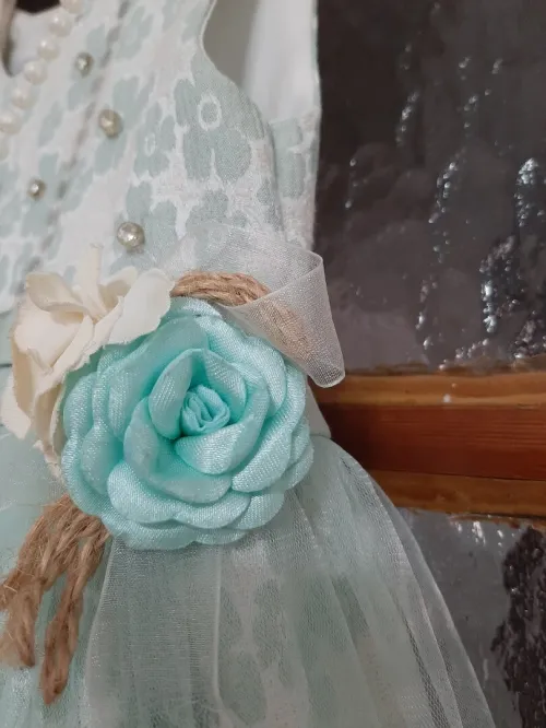 Robe pour fille très peu portée comme neuf, made in Turquie, âge 1 à 2ans