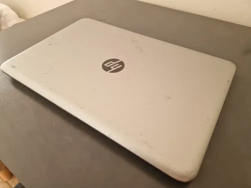 Hp i3 5ème gen, 8gb,1tera, double carte graphique