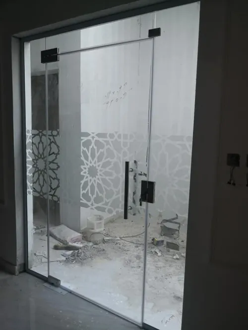 vitrine en verre et porte automatique 