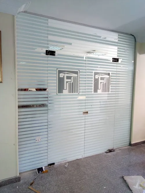 vitrine et porte automatique 