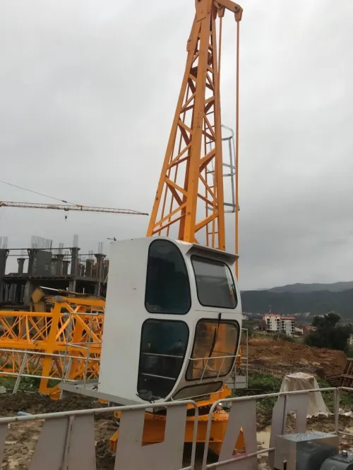 KH Lifting Grues à tour et ascenseurs