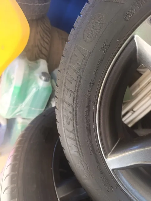4 jantes avec pneus Michelin 195 /65/15