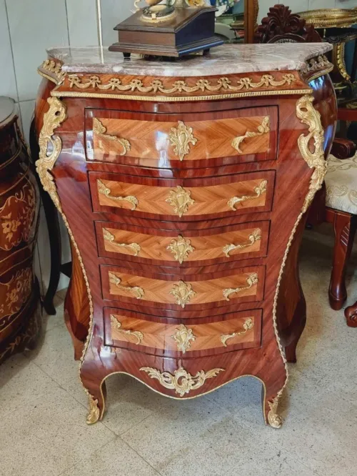 Commode en bois de rose 