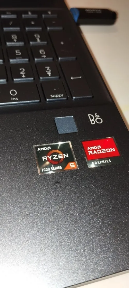 HP Pavilion 15 Ryzen 5 7000 SERIES 16GB 256 SSD 15.6" 