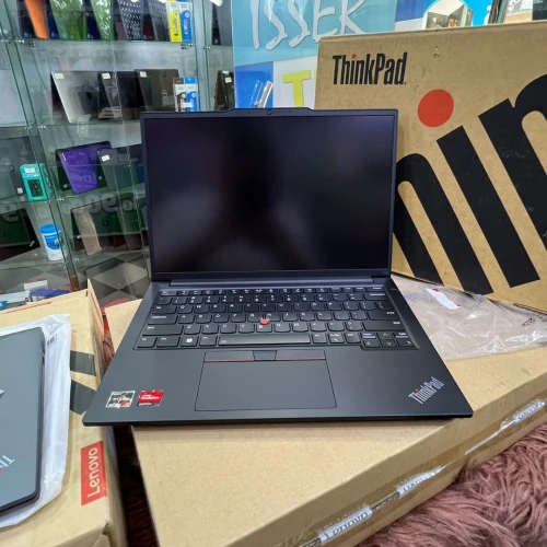 UltraBook Lenovo Thinkpad E14 Gen5  