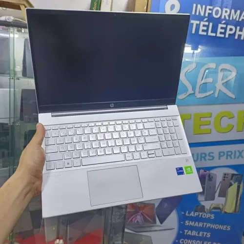 HP Pavilion 15- Intel Core i7-1255U de 12e génération NVIDIA MX 550 2GB GDDR6