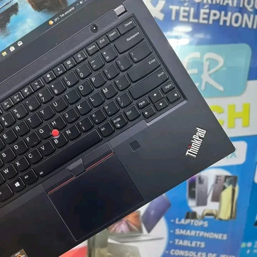  Lenovo Thinkpad T495 AMD RYZEN 7 3700U Vpro Avec Carte Graphique RADEON VEGA 10 #2GB dédié.