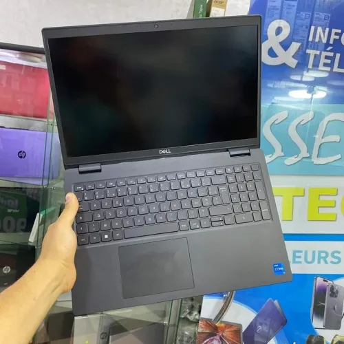 DELL Latitude 3520 Intel Core i5-1135G7 FULL HD 1920 x 1080 - Clavier Lumineux Empreinte Digitale.