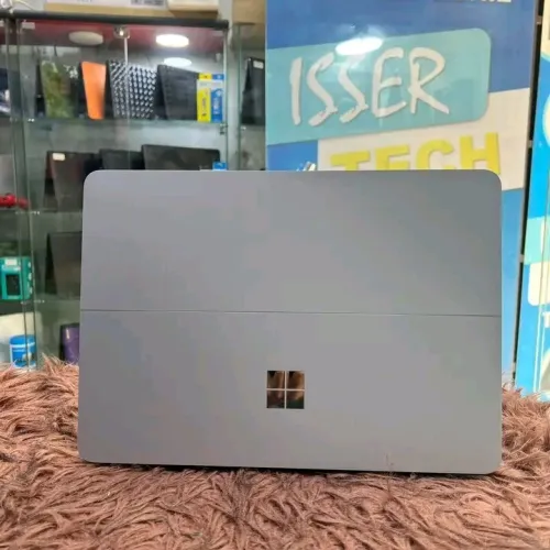 Surface Laptop Studio  Intel core i7 11370H - 16GB 512 GB SSD Nvme  Ecran 14,4" 2K Tactile Rotatif 