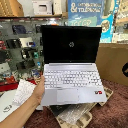 HP  15s - AMD Ryzen 7 5700U 