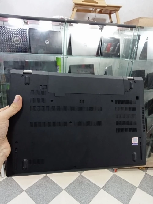 LENOVO THINKPAD T580  Intel Core i7 8650U-16GB- 128 GB SSD+500GB HDD-15,6" FHD - GEFORCE MX150 2GB 