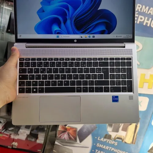 Hp 450 g8 i5 1135g7 16/256 15.6 pouce