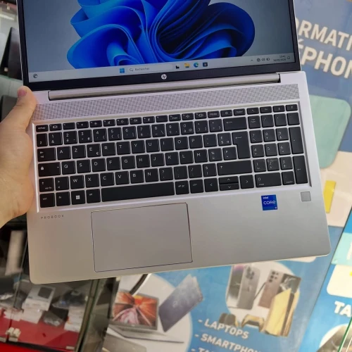 Hp 450 g8 i5 1135g7 16/256 15.6 pouce