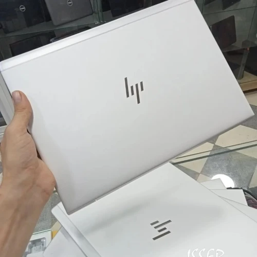UltraBook HP ELITEBOOK 840 G5 Intel core i7 8650u vpro - 16GB DDR4 - 256 GB SSD - 14,1" FHD 