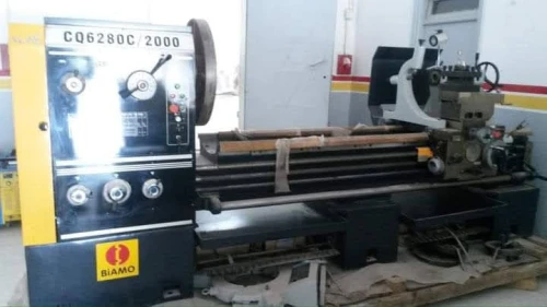 ماكنات الخراطة. الات الخراطة و التفريز  MACHINES FABRICATION MÉCANIQUE. Tours et fraiseuses