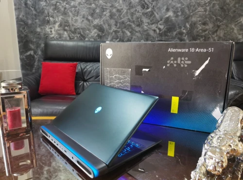 ALIENWARE 18 AREA 51 - Intel Core Ultra 9 275HX-RTX 5080 12Go -Écran 18" QHD+ 300Hz-RAM 32Go -SSD 1T