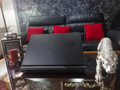 [ VENDU] ASUS STRIX SCAR G16 - i9 13980HX - RTX 4070 - Écran 16" FHD+ 165Hz - RAM 16Go - SSD 1TB