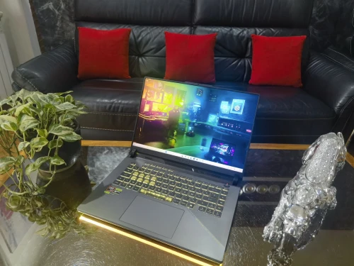 ASUS STRIX G16 - AMD Ryzen 9 9955HX - RTX 5070 Ti 12Go - Écran 16" QHD+ 240Hz - RAM 32Go - SSD 2To