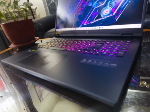 [VENDU] Acer Predator Helios Néo 18 - i9 14900HX - RTX 4070 8Go-Écran 18" QHD 165Hz-RAM 32Go SSD 1TB