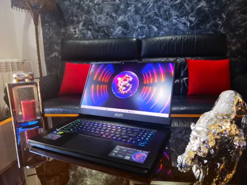 [VENDU]MSI TITAN GT 77  - i9-13980HX - RTX 4080 16Go-ÉCRAN Mini-Led 17.3" 4k 144Hz -SSD 2TB-RAM 64Go