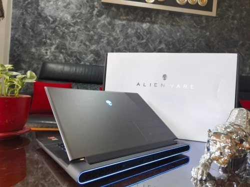 [VENDU] ALIENWARE M16 R1 - Ryzen9 7845HX - RTX 4080 12Go- Écran 16" QHD 240Hz - RAM 32Go - SSD 1TB