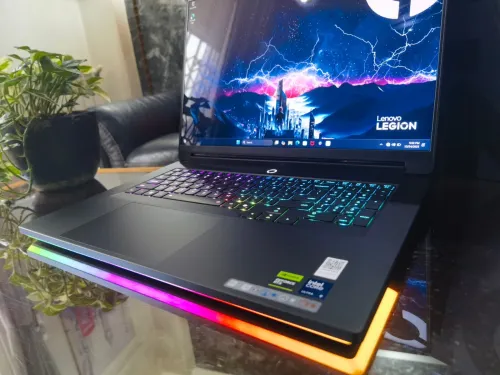 LENOVO LEGION 9i GEN 10- Ultra 9 275HX - RTX 5090 24Go - Écran 18" 4k UHD 240Hz - RAM 32Go - SSD 1TB