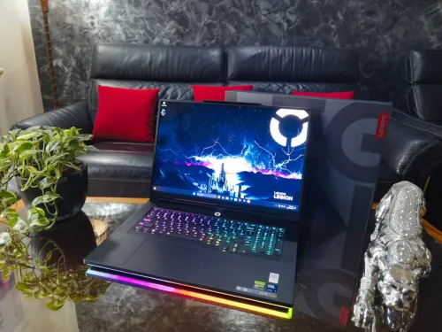 LENOVO LEGION 9i GEN 10- Ultra 9 275HX - RTX 5090 24Go - Écran 18" 4k UHD 240Hz - RAM 32Go - SSD 1TB